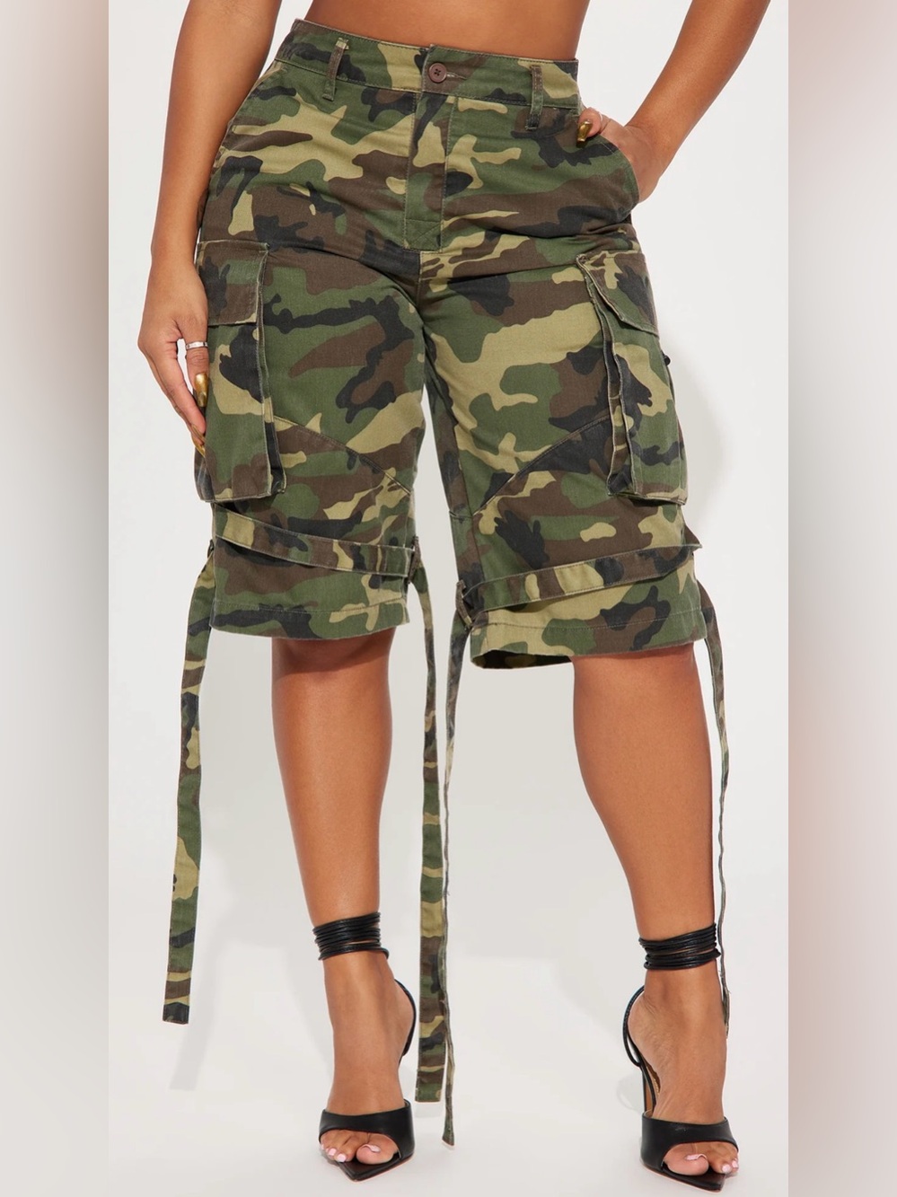 Fashionnova Camo Cargo Knee-Length Shorts - Green